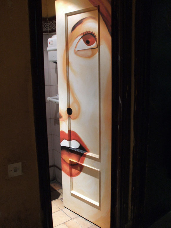 Chicas WC. 2007. Acrílico sobre madera. Alfonso Kint