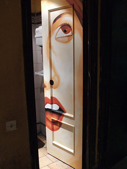 Chicas WC. 2007. Acrílico sobre madera. Alfonso Kint